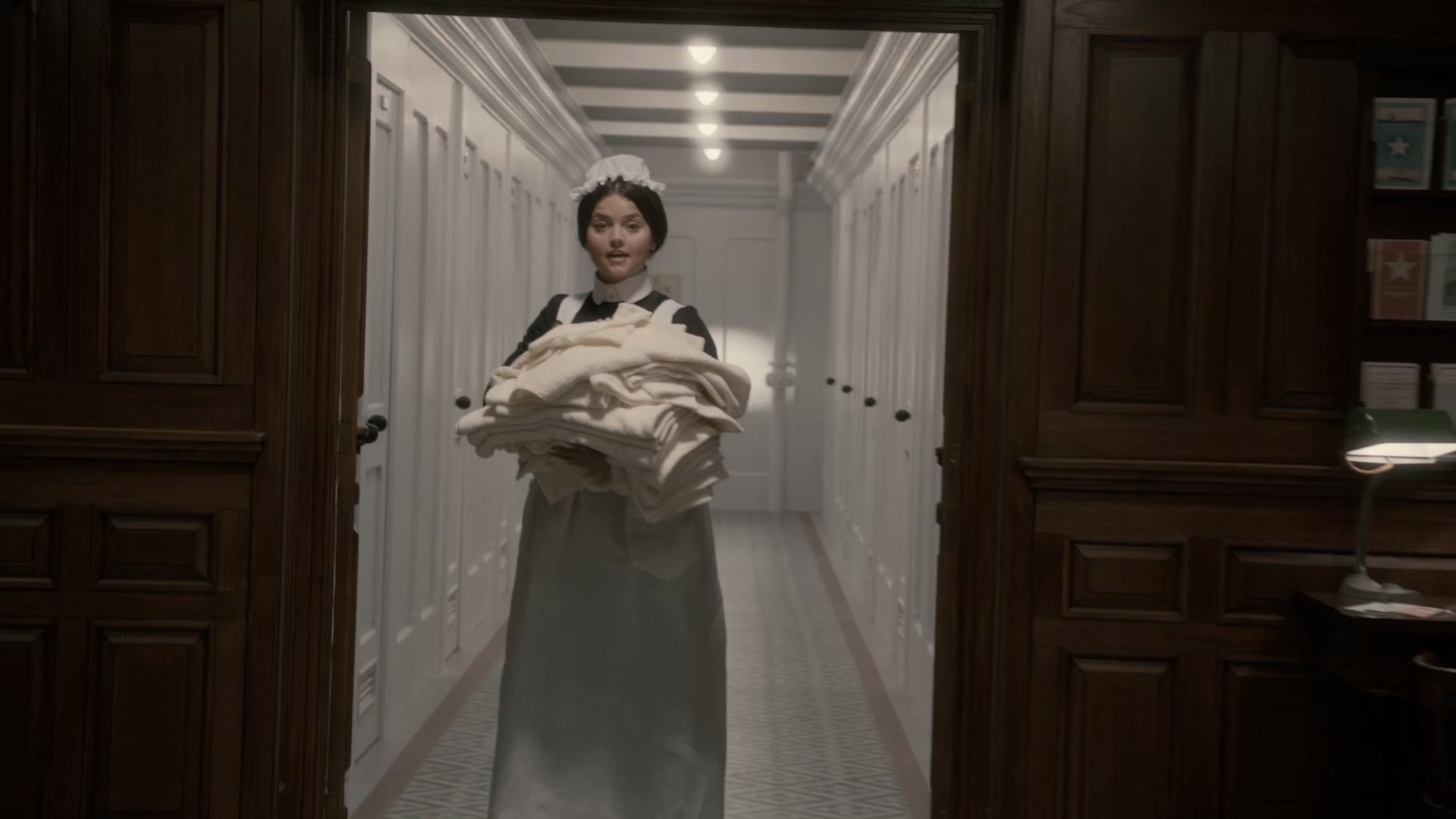 titanic.s01e01.1080p.mkv_20250301_155847.817.jpg