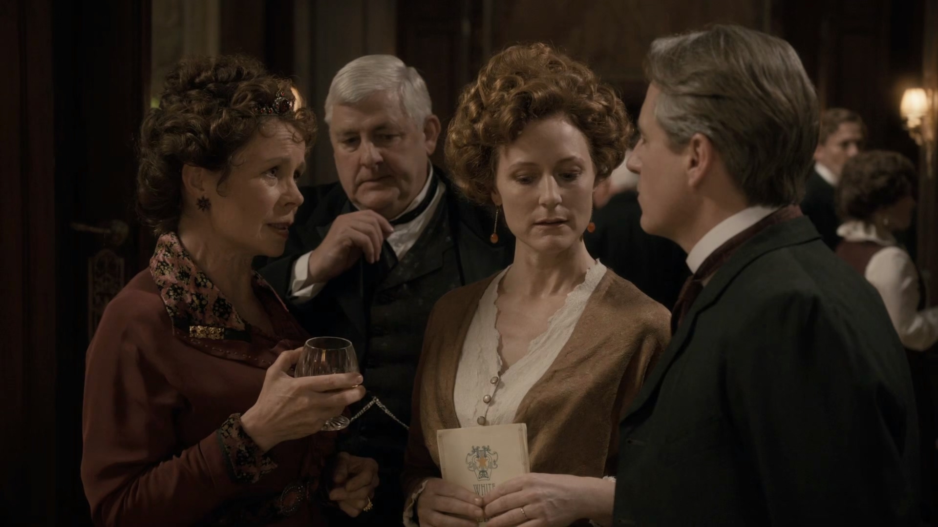 titanic.s01e01.1080p.mkv_20250301_155855.822.jpg