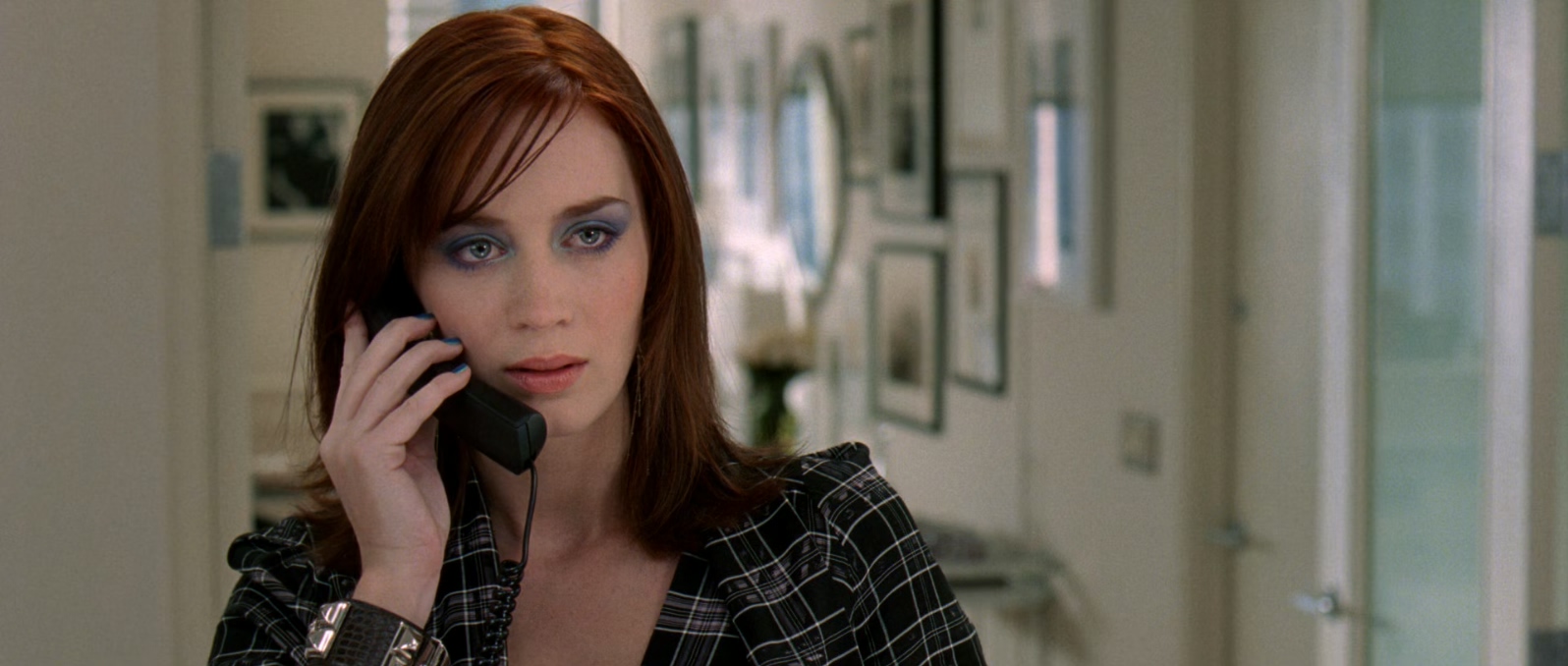 穿普拉达的女王.The.Devil.Wears.Prada.2006.1080p.BluRay.x265.2audio-RARBG特效字幕.jpg