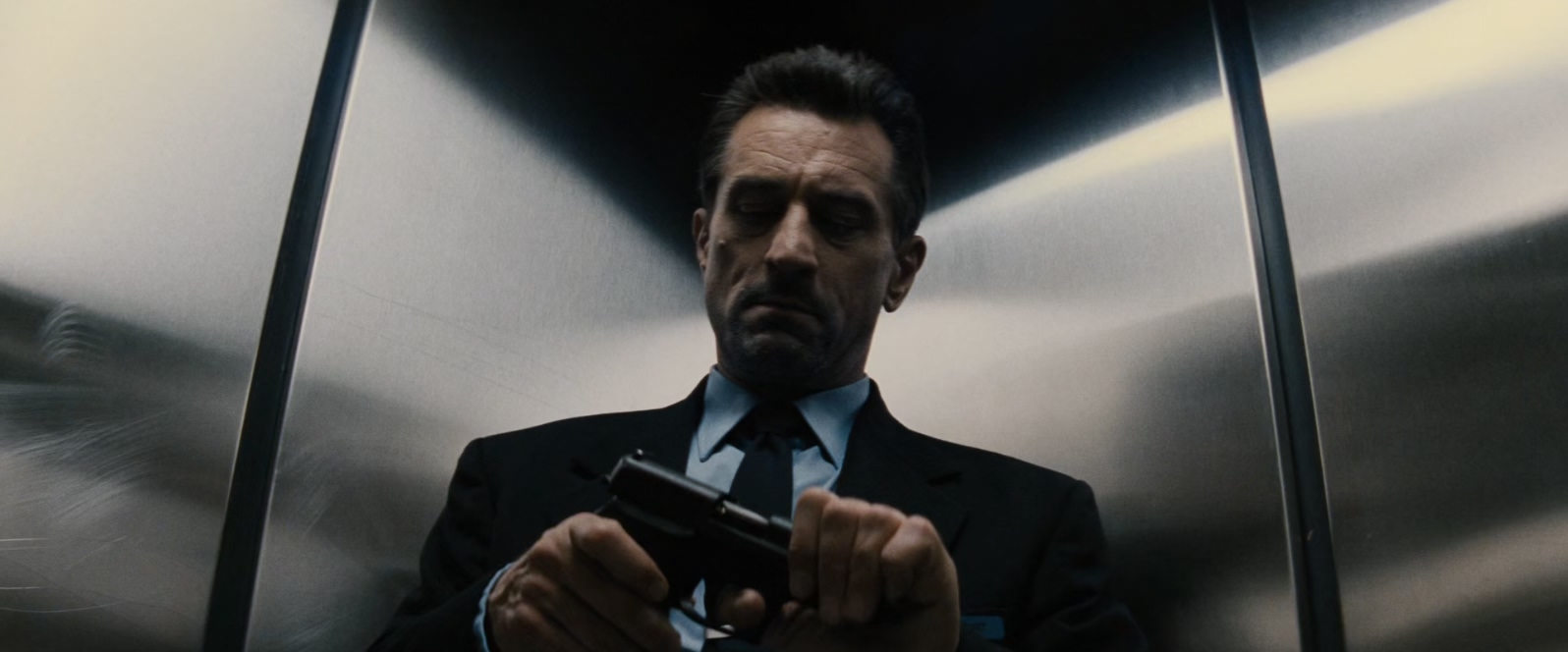 盗火线.Heat.1995.REMASTERED.1080p.BluRay.x265.4audio-RARBG特效字幕.mkv_20250401_.jpg
