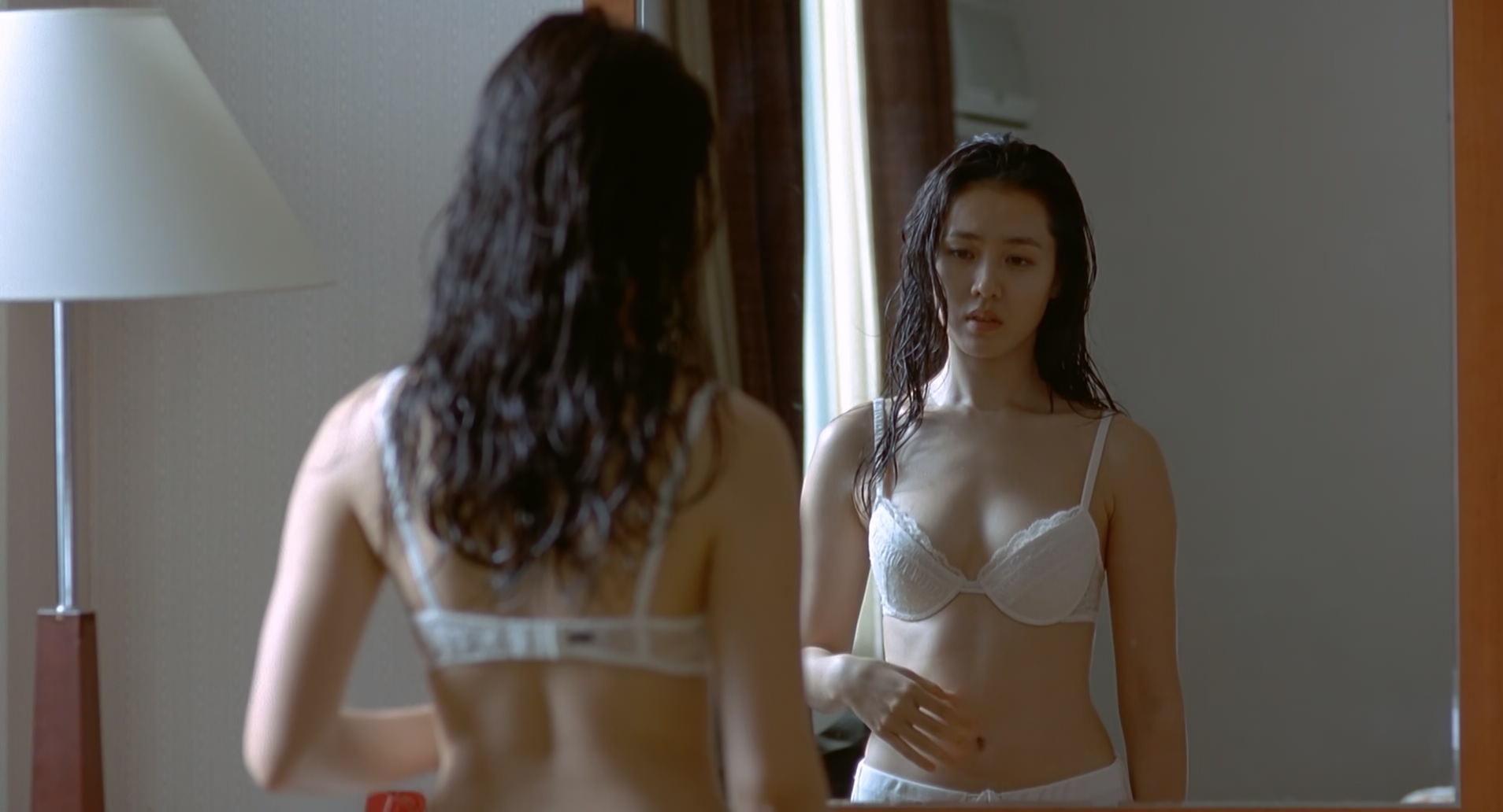 外出.国韩双语.中文字幕.April.Snow.2005.1080p.BluRay.x265.10bit.ACC.FPSA.mkv_2025.jpg