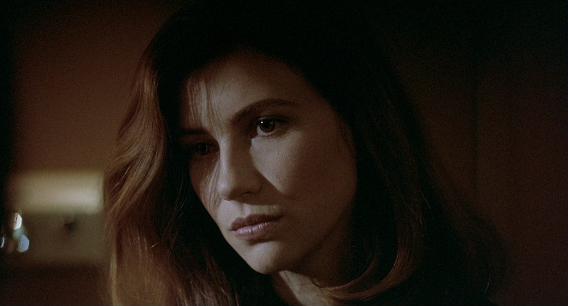 [蓝白红三部曲之蓝].Three.Colors.Blue.1993.CC.1080p.BluRay.x264.DTS.3Audios-CMCT..jpg