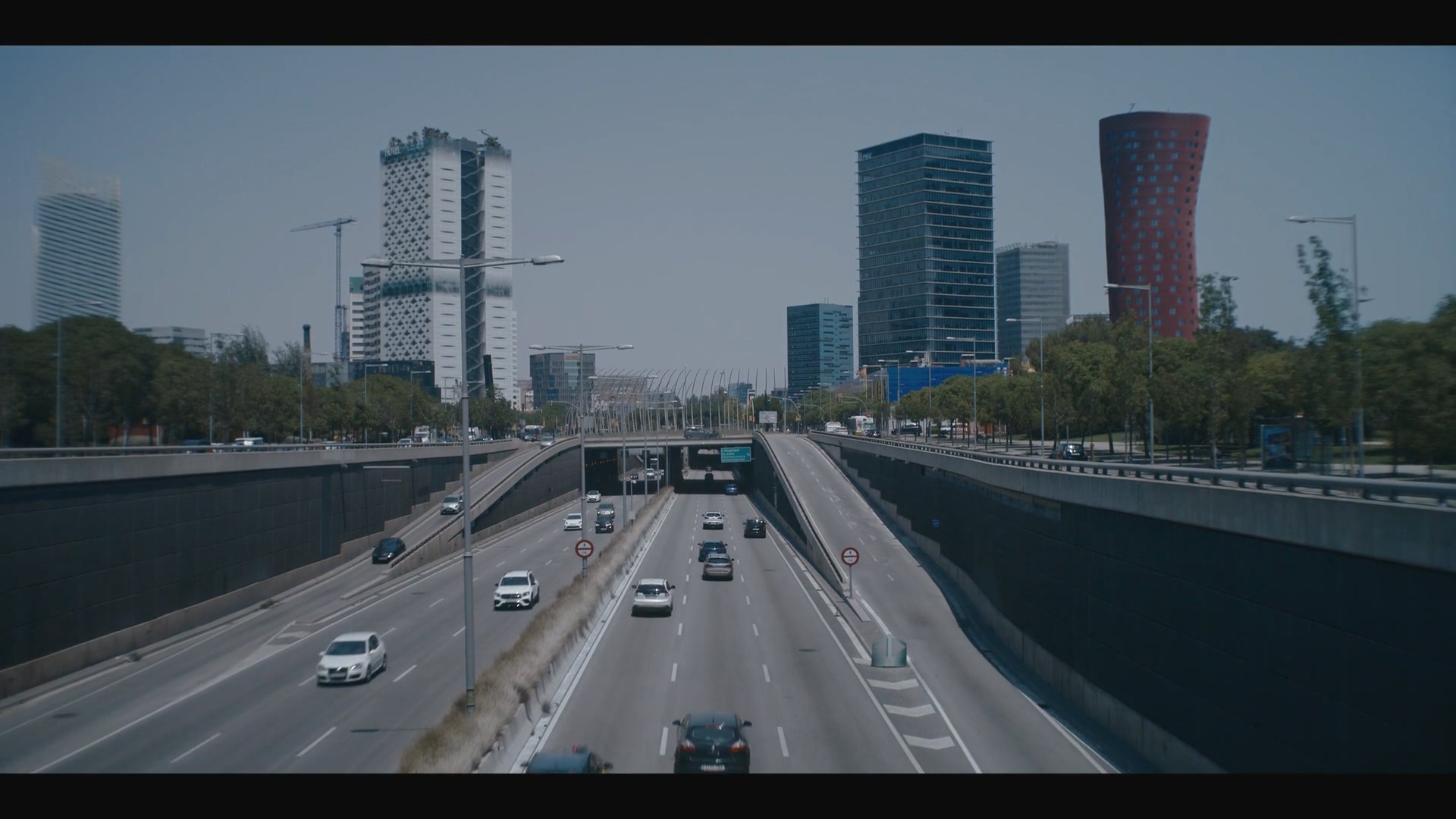 无罪之最.The.Innocent.S01E01.1080p.HD中字[66影视www.66Ys.Co].mp4_20250430_235626.659.jpg