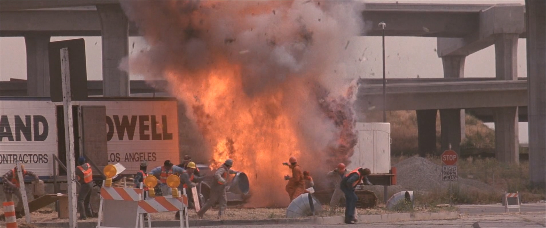 Falling.Down.1993.1080p.BluRay.x264.YIFY.mkv_20250504_213225.853.jpg
