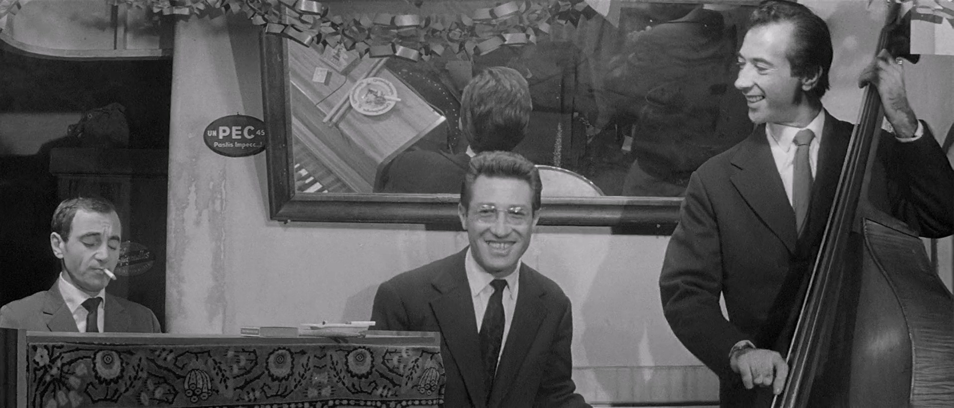 Shoot.The.Piano.Player.1960.1080p.BluRay.x264.AAC-[YTS.MX].mkv_20250511_170312.361.jpg