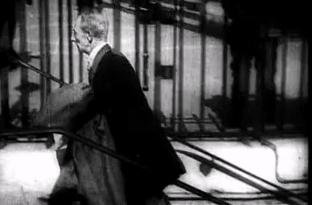 1951.钢铁的城-捷克.DVDRip.mkv_20250512_212731.469.jpg
