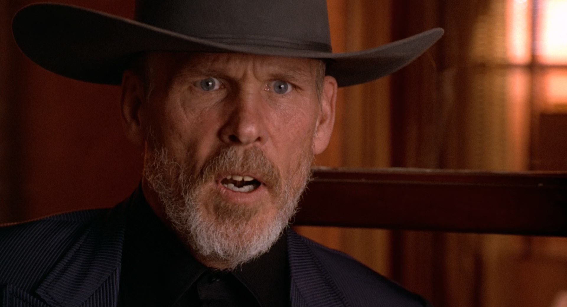 U.Turn.1997.BluRay.1080p.DTS-HD.MA5.1.x265.10bit-ALT.mkv_20250513_234912.285.jpg