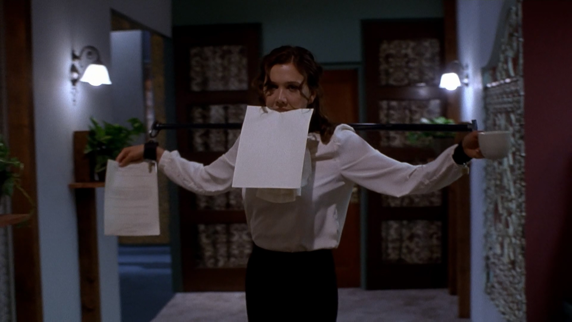 Secretary.2002.BluRay.1080p.DTS-HD.MA.7.1.x265.10bit-DreamHD.mkv_20250514_182922.897.jpg