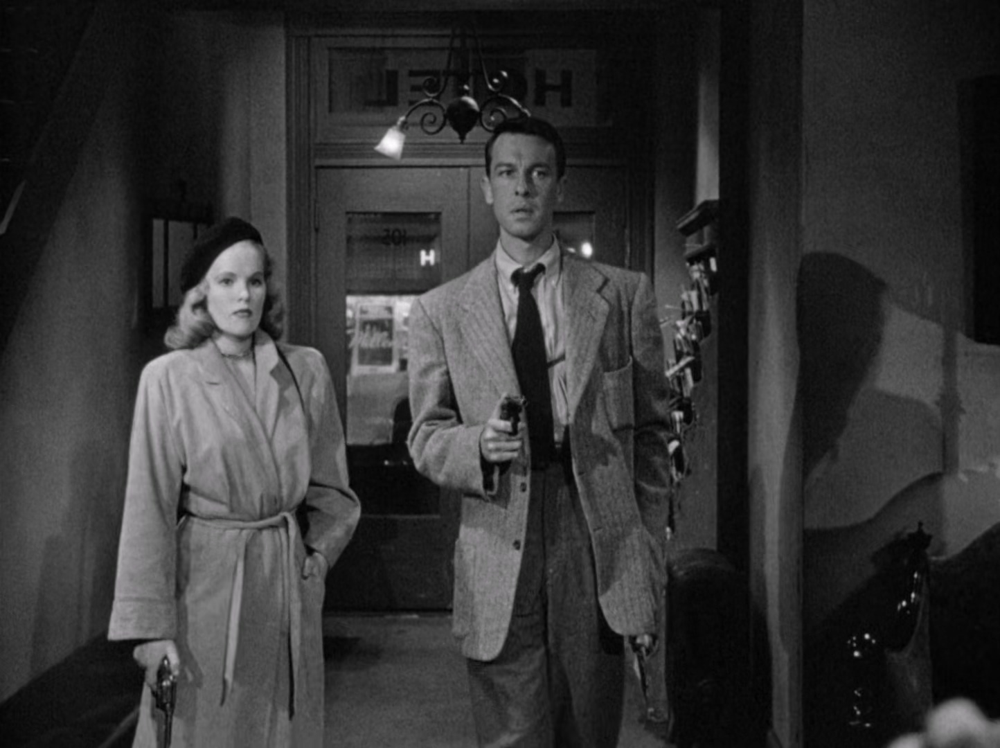 Gun.Crazy.1950.REMASTERED.1080p.BluRay.x265-RARBG.mkv_20250514_213316.618.jpg