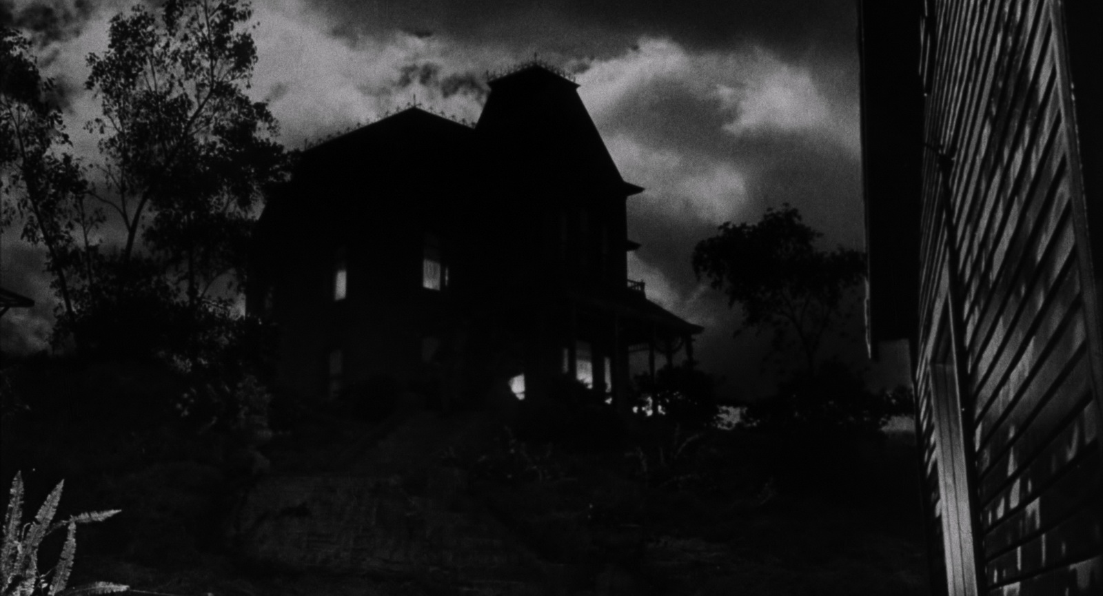 Psycho.1960.UHD.BluRay.2160p.DTS-X.7.1.HDR.x265.10bit-DreamHD.mkv_20250518_131456.518.jpg