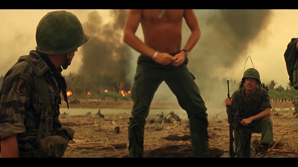 apocalypse.now.redux.1979.现代启示录.双语字幕.hr-hdtv.ac3.1024x576.x264-人人影视.jpg