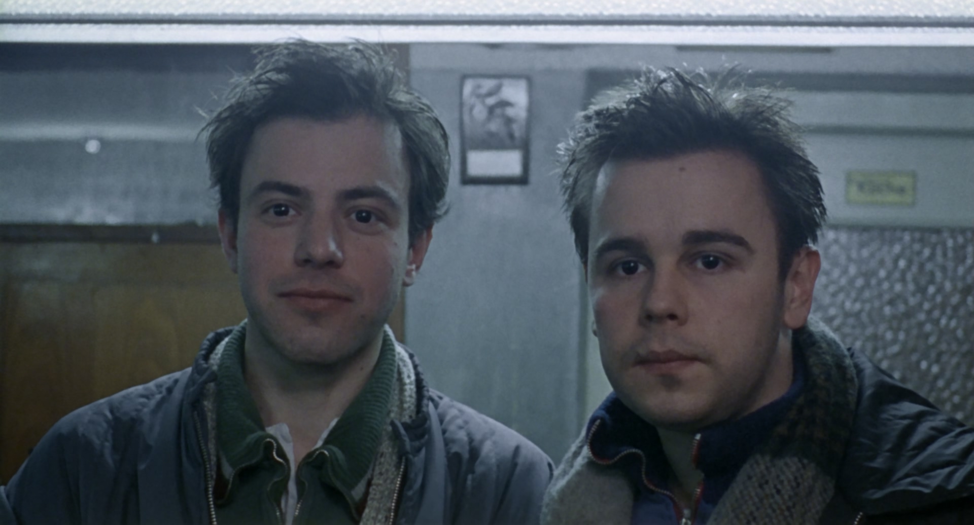 The.Castle.1997.1080p.BluRay.x265.10bit.FLAC.2.0-QuickIO.mkv_20250523_224229.327.jpg