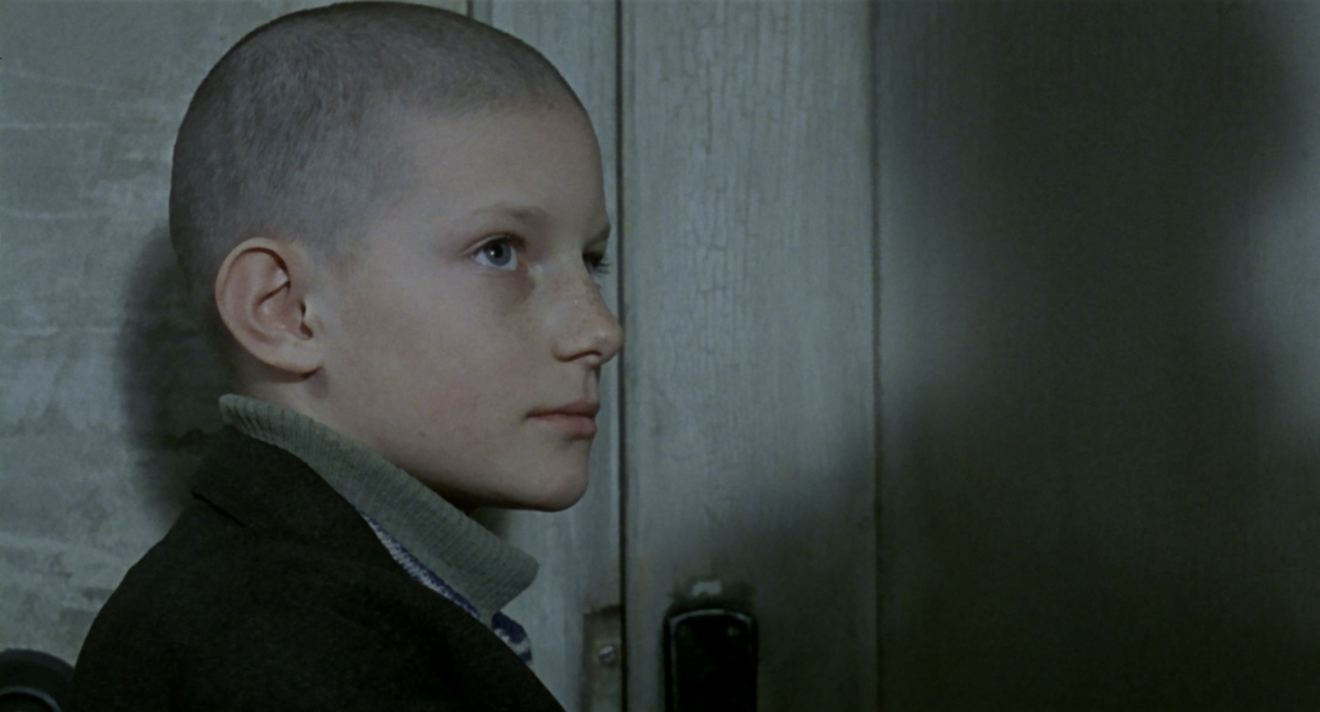 The.Castle.1997.1080p.BluRay.x265.10bit.FLAC.2.0-QuickIO.mkv_20250523_224522.254.jpg