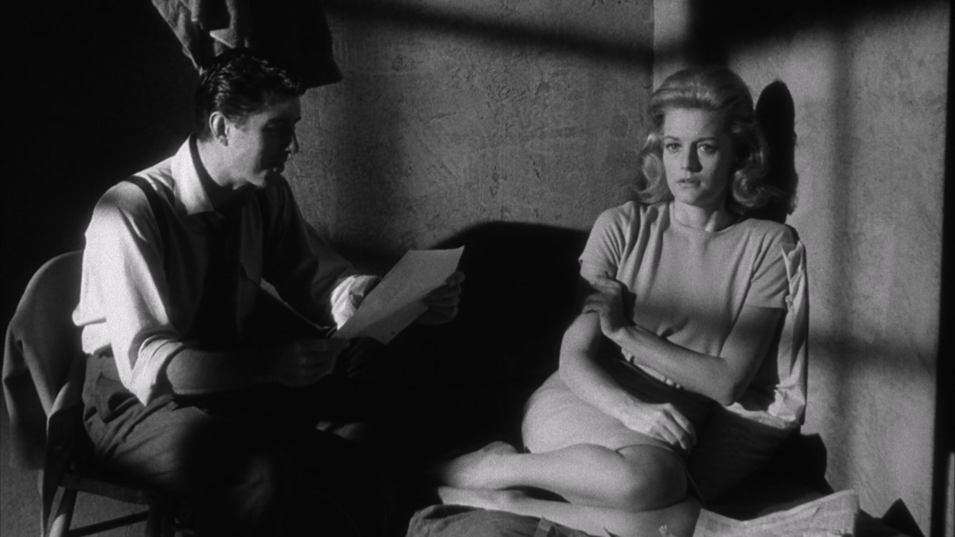 The.Naked.Kiss.1964.CC.BluRay.1080p.DTS-HD.MA1.0.x265.10bit-ALT.mkv_20250524_002.jpg