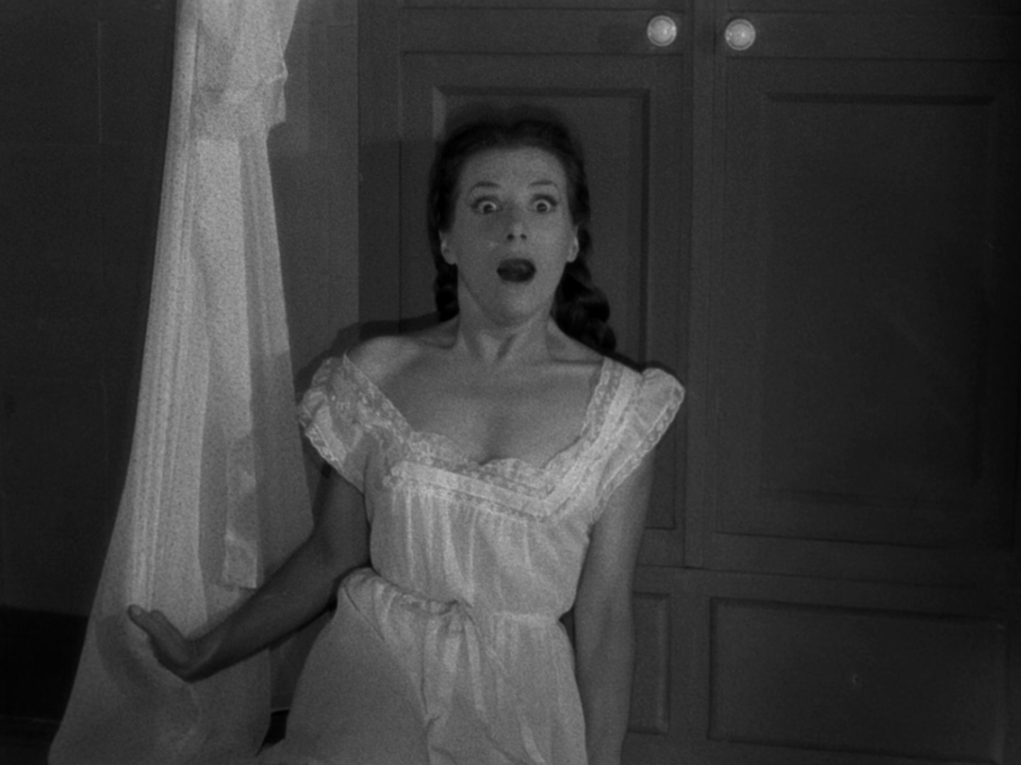 Les.diaboliques.1955.CC.1080p.BluRay.x265.10bit.FLAC.1.0-SONYHD.mkv_20250526_164.jpg