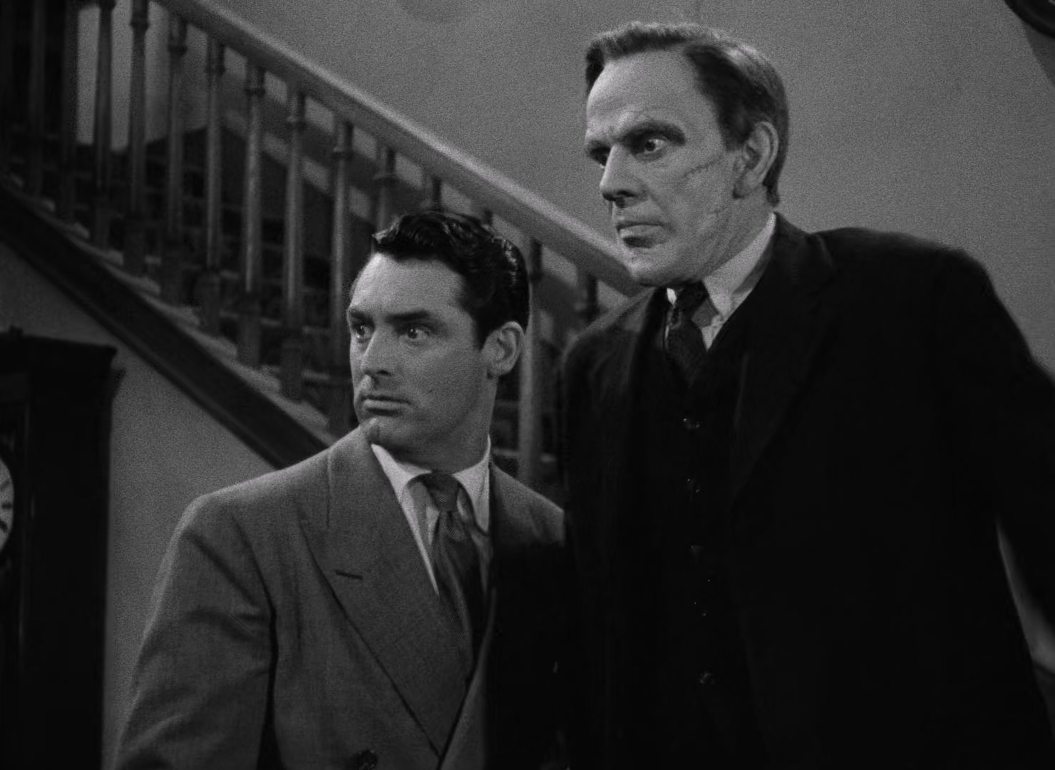 毒药与老妇.Arsenic.and.Old.Lace.1944.1080p.BluRay.x265-RARBG.mp4_20250528_235412.256.jpg
