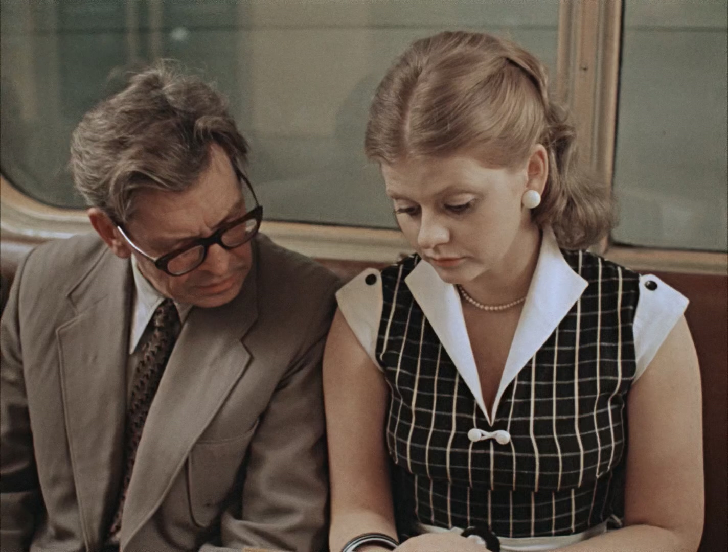 Moscow.Does.Not.Believe.in.Tears.1979.BluRay.1080p.x265.10bit.2Audio-MiniHD.mkv_.jpg