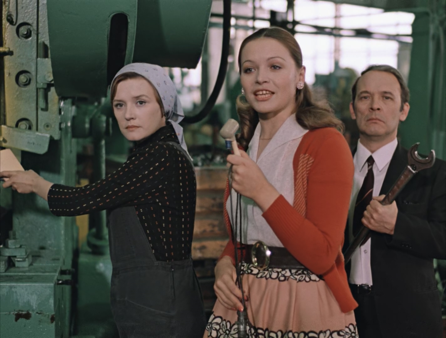Moscow.Does.Not.Believe.in.Tears.1979.BluRay.1080p.x265.10bit.2Audio-MiniHD.mkv_.jpg