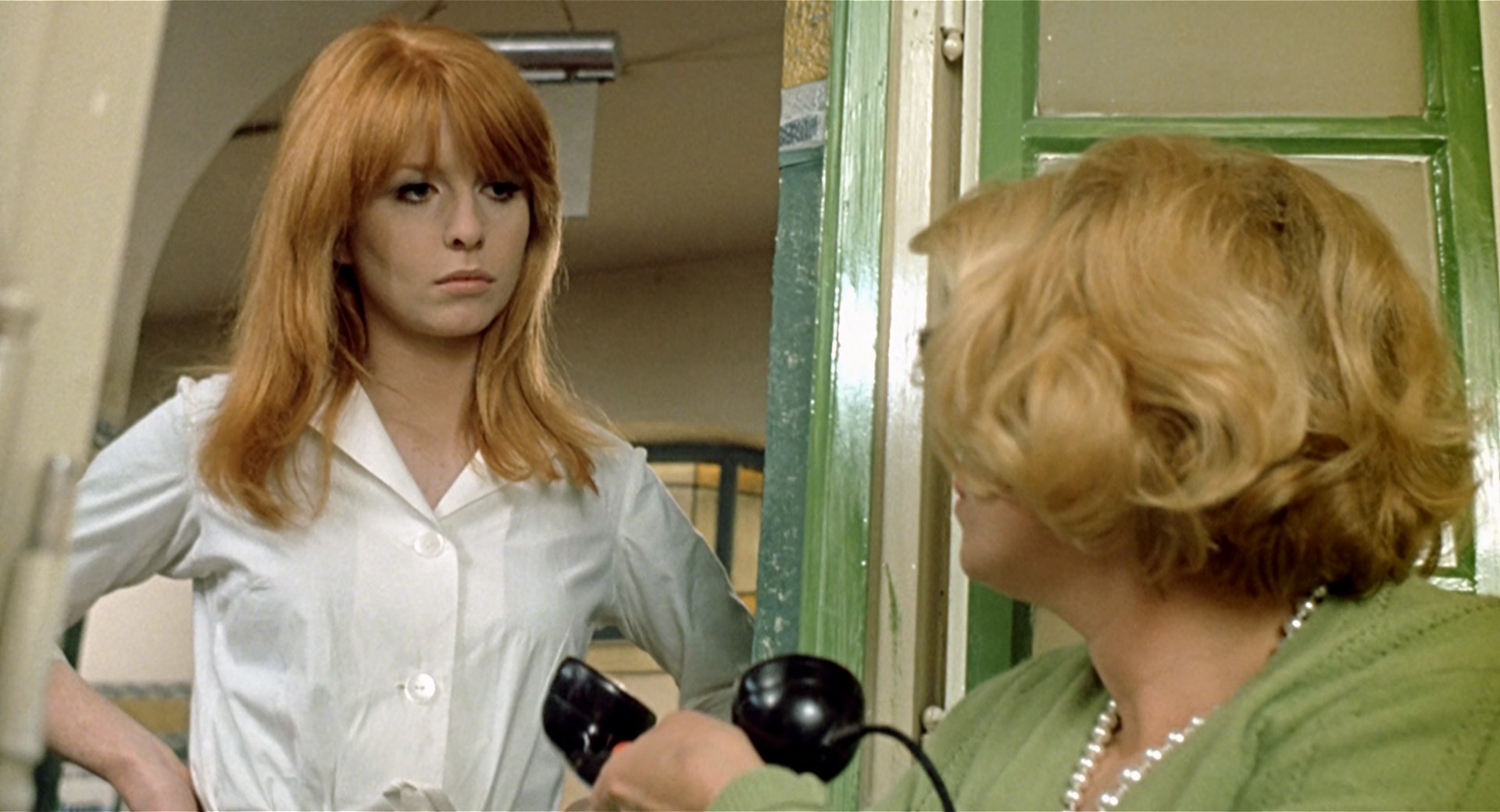 Deep.End.1970.1080p.BluRay.x265.10bit.FLAC.2.0-SONYHD.mkv_20250531_004859.747.jpg