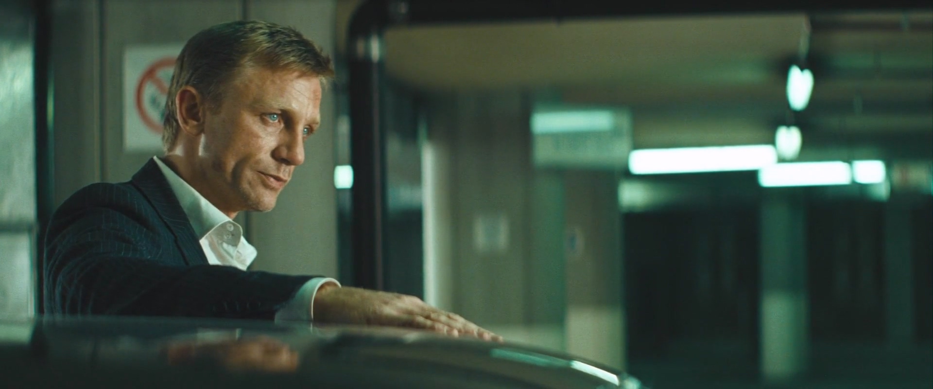 双面任务.Layer.Cake.2004.BluRay.1080p.DTS.x264.mkv_20250531_095146.990.jpg