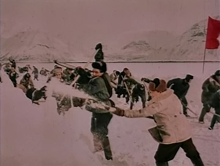 远离莫斯科的地方1950.avi_20250604_132052.818.jpg
