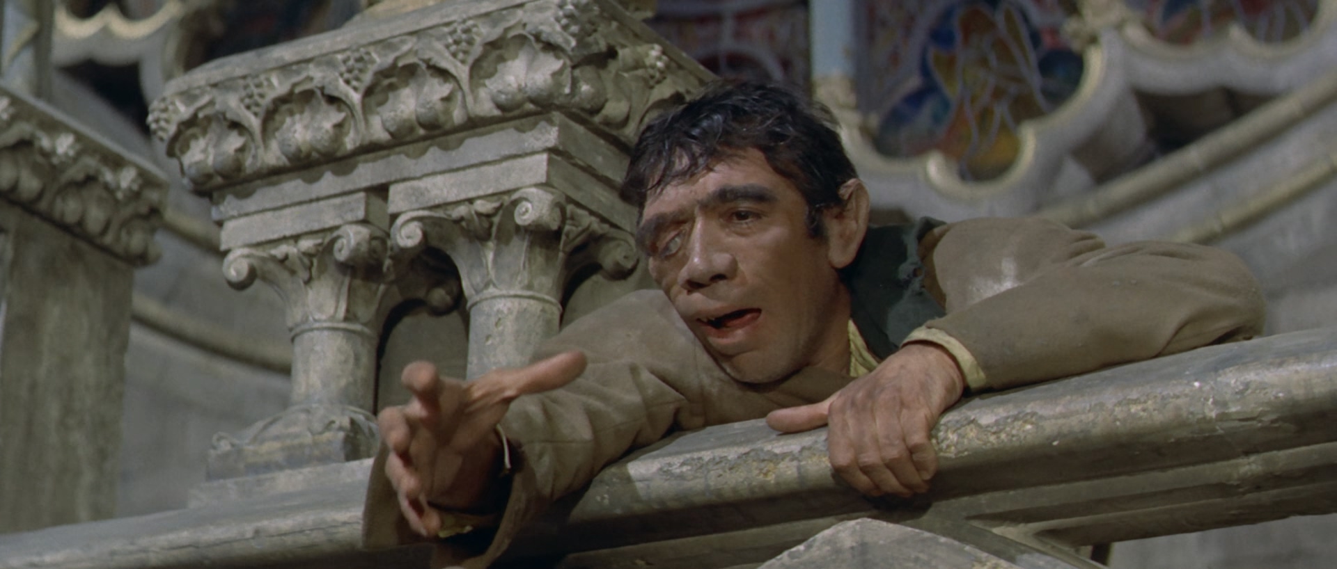Notre.Dame.de.Paris.1956.BluRay.1080p.2Audio.DTS-HD.MA.2.0.x265.10bit-ALT.mkv_20.jpg