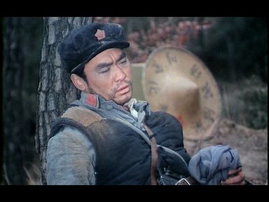 红叶铺满的小路-01（1983）.dat_20250610_184815.747.jpg