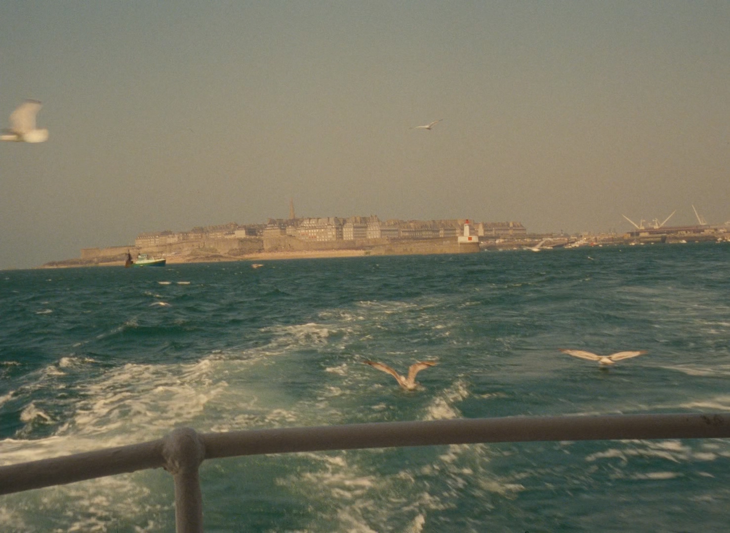 A.Summer's.Tale.1996.1080p.BluRay.x265.10bit.FLAC.2.0-SONYHD.mkv_20250613_2.jpg