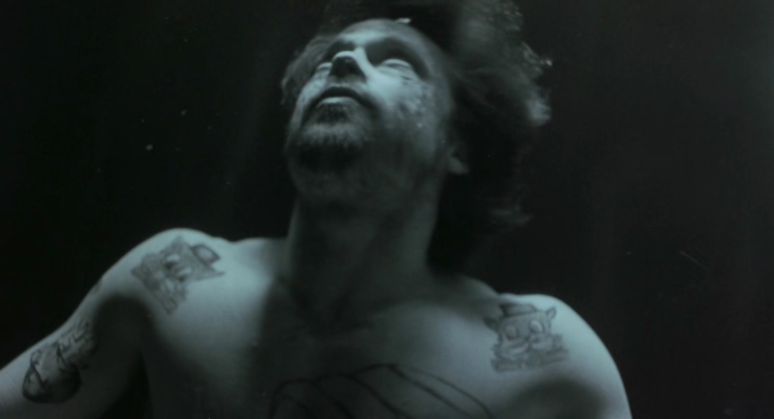 偷拐抢骗.Snatch.2000.Bluray.1080p.x265.AAC(5.1).3Audios.GREENOTEA特效字幕.mkv_20.jpg