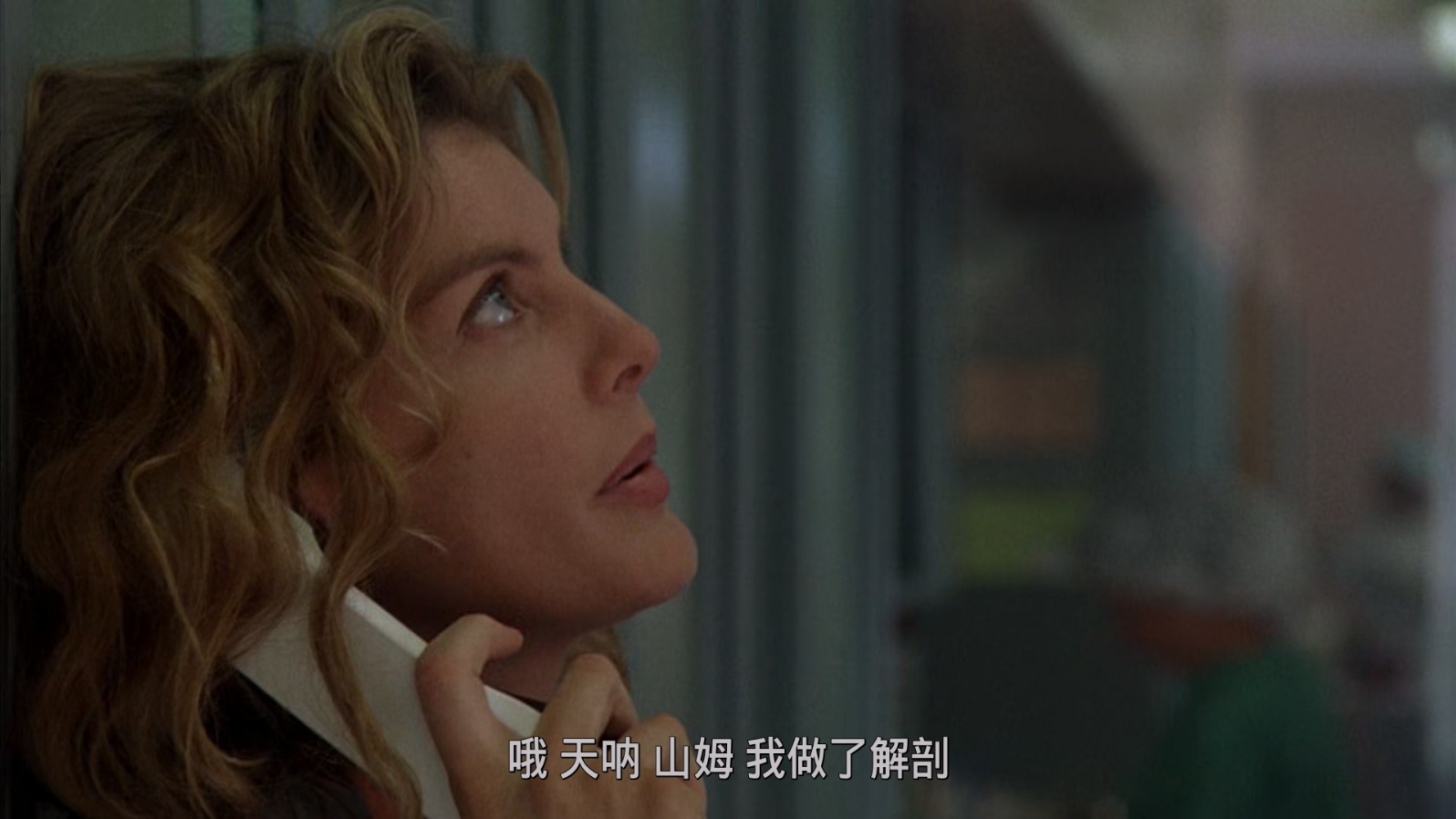 极度恐慌.Outbreak.1995.1080p.BluRay.x265.3audio-RARBG特效字幕.mkv_20250619_100738.700.jpg