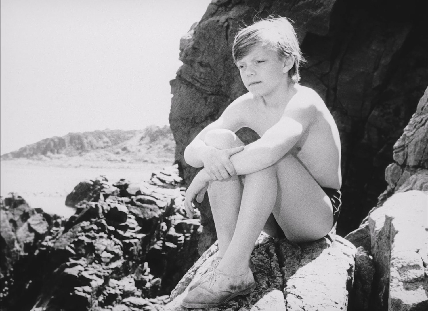 Hour.of.the.Wolf.1968.SWEDISH.1080p.BluRay.H264.AAC-VXT.mkv_20250629_005201.567.jpg