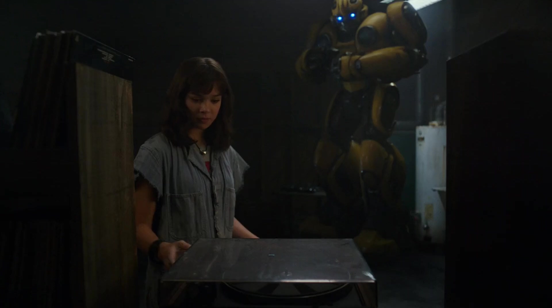 大黄蜂.Bumblebee.2018.2Audio.CNSC.mkv_20250629_201544.134.jpg
