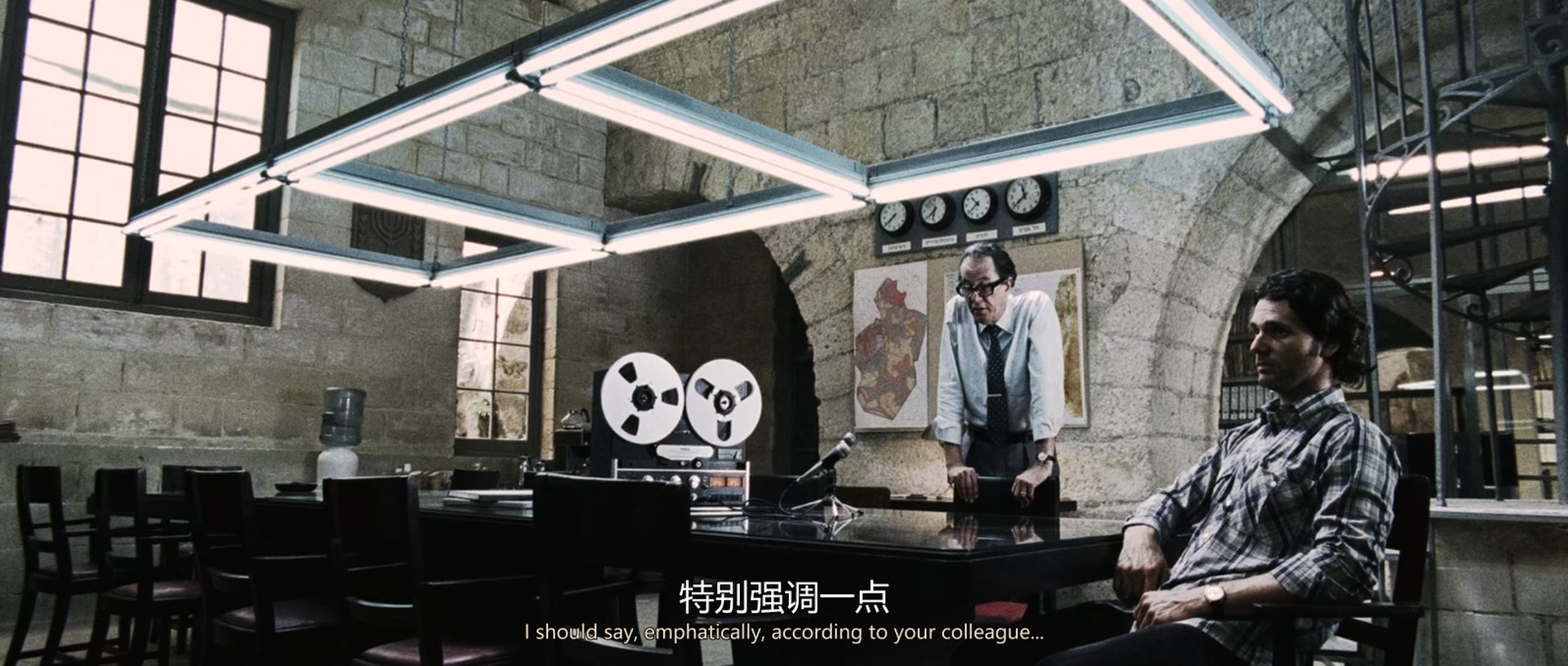 慕尼黑.Munich.2005.1080p.BluRay.x265.国英双语双字.mkv_20250702_191847.349.jpg