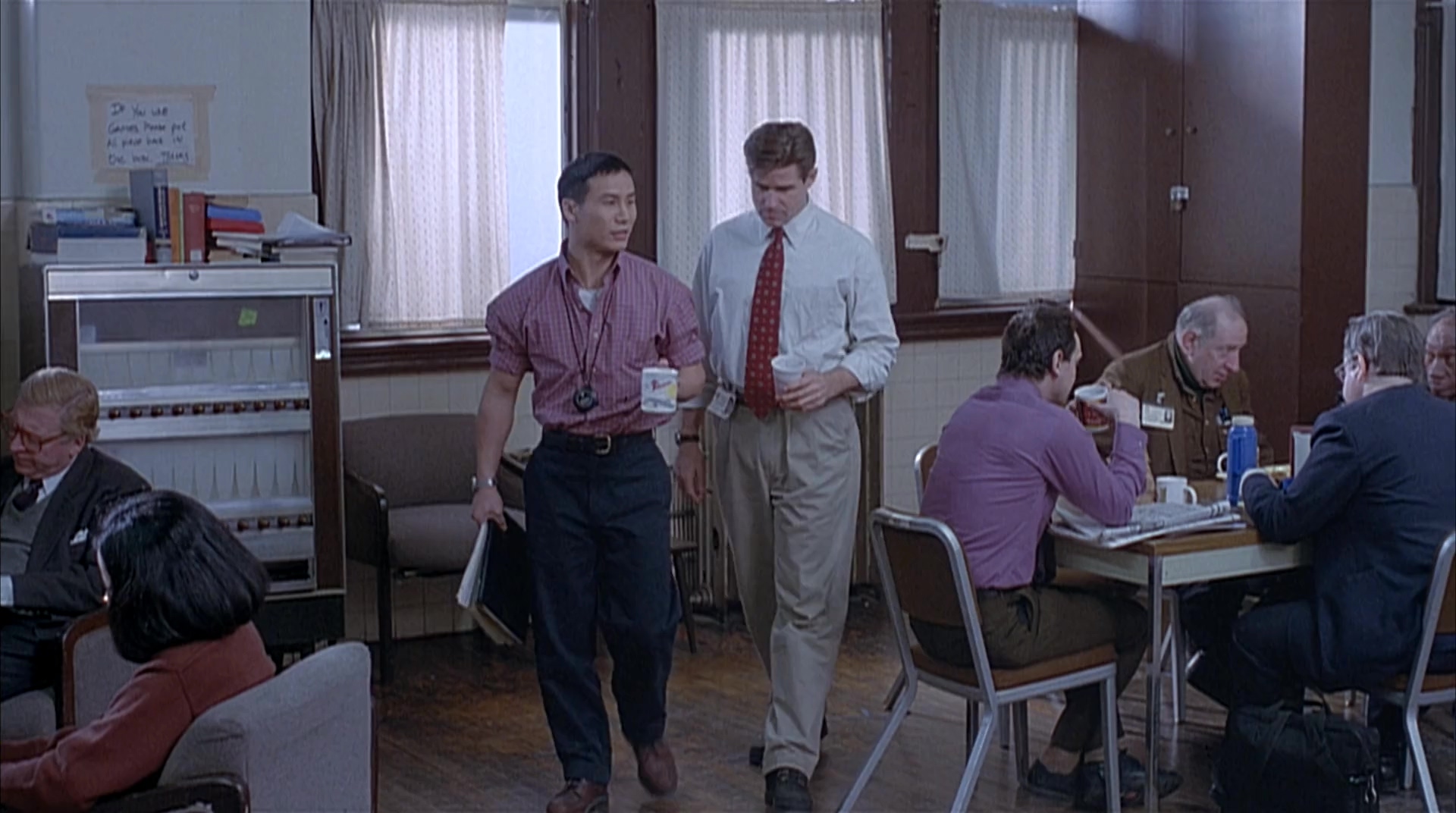 代课老师2：下课以后.The.Substitute.2.School's.Out.1998.2Audio.CNSC.mkv_2025.jpg