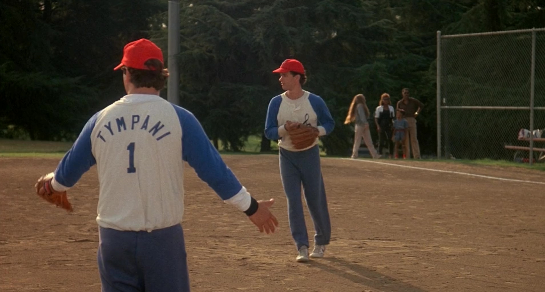 穿一只红鞋的男人.The.Man.With.One.Red.Shoe.1985.CN.mkv_20250704_200140.607.jpg