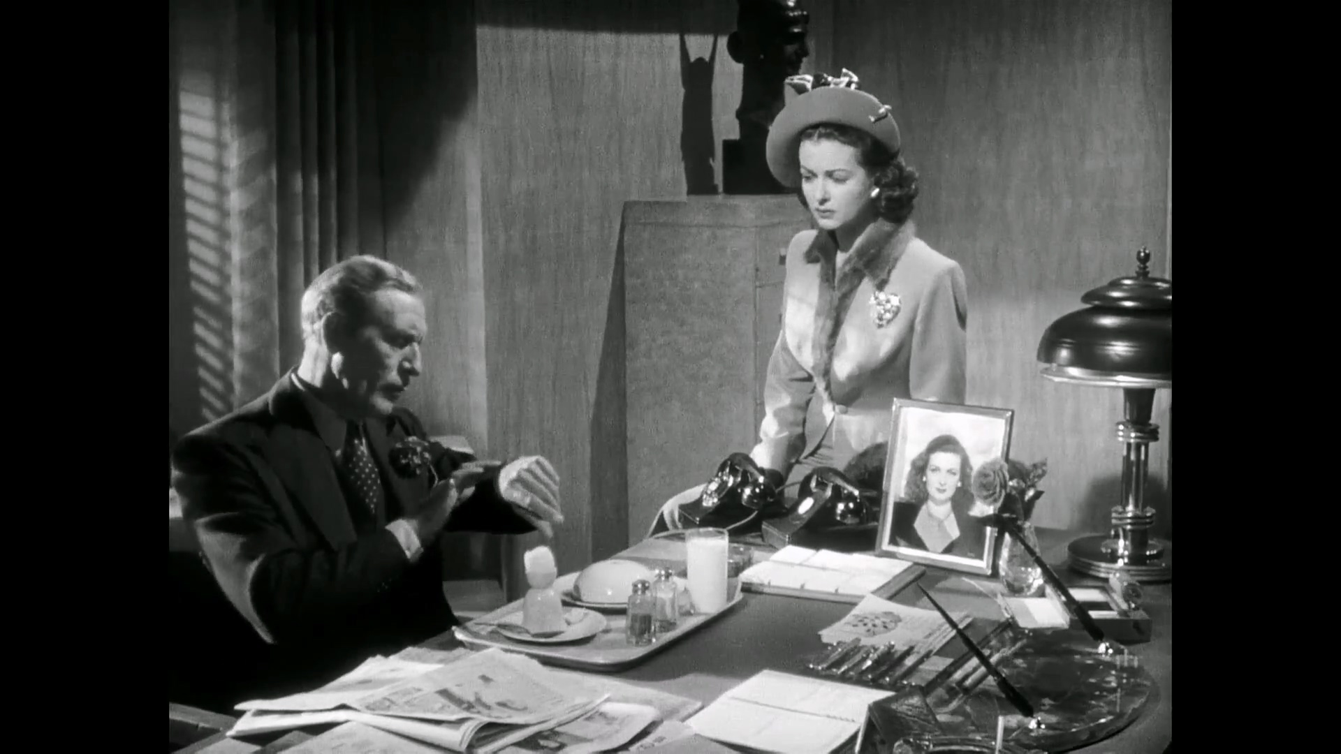 Secret.Beyond.the.Door.1947.1080p.WEB-DL.H264.AAC-MOMOWEB.mkv_20250704_210939.424.jpg