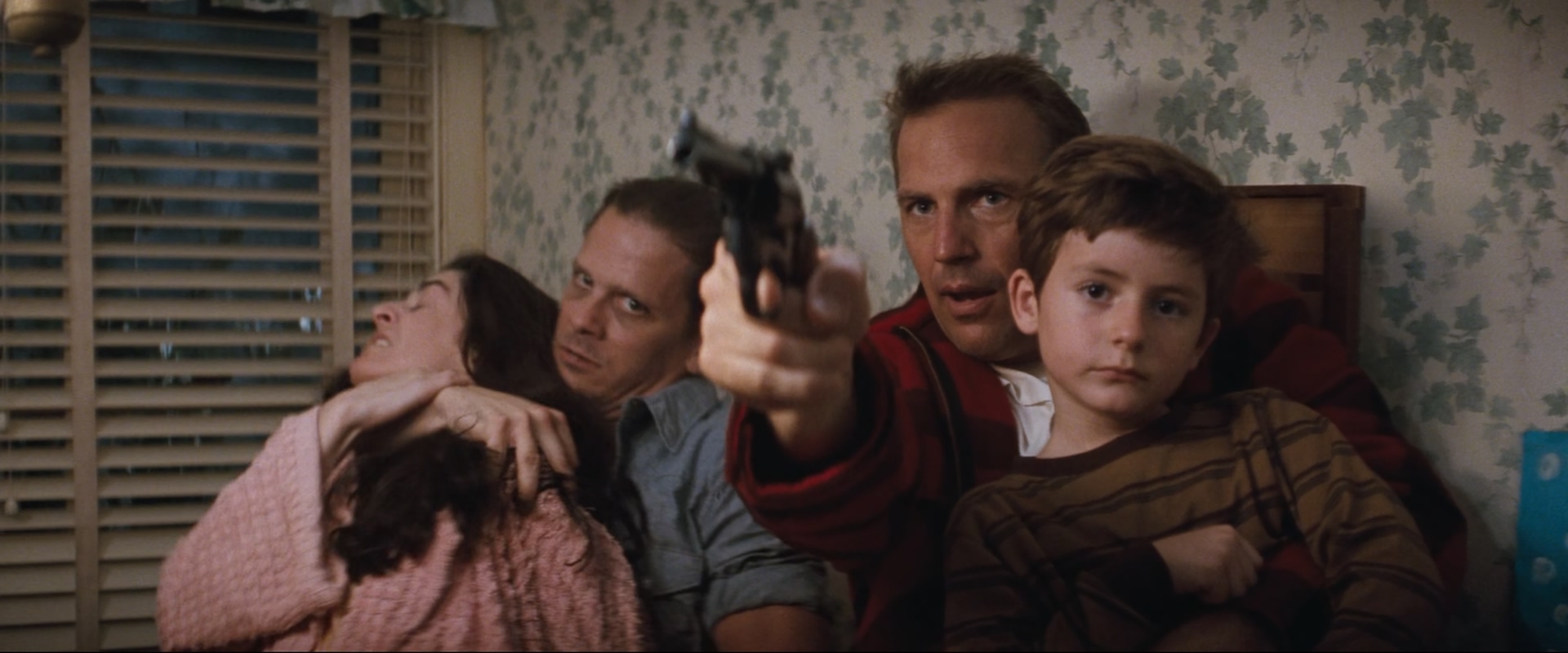 A.Perfect.World.1993.1080p.BluRay.x265.10bit.DTS.2Audio-SONYHD.mkv_20250704_221014.288.jpg