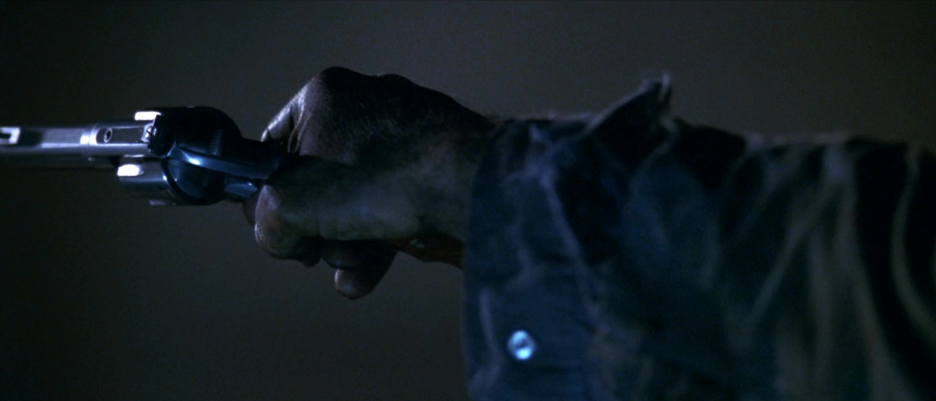 魔警杀手.Gang.Related.1997.CN.mkv_20250709_125606.519.jpg