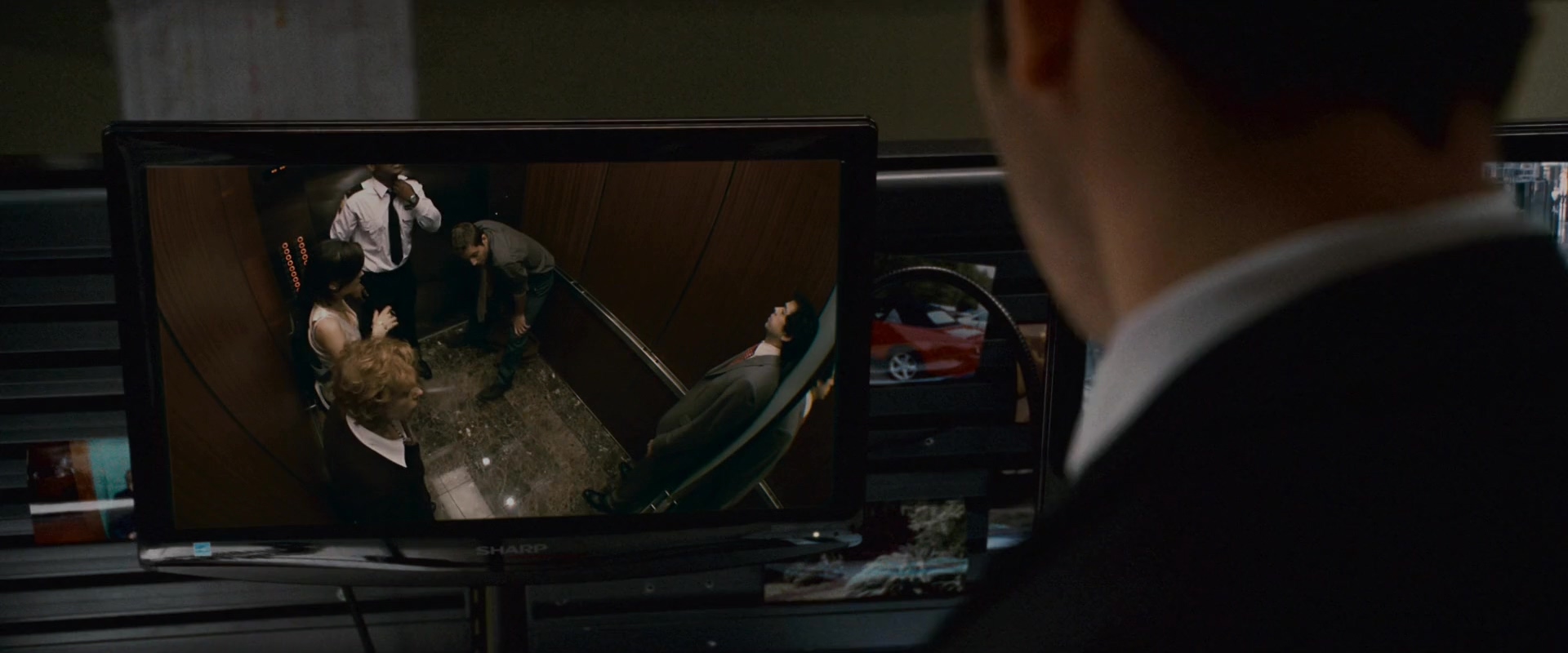电梯里的恶魔.Devil.2010.CNSC.mkv_20250712_144731.269.jpg
