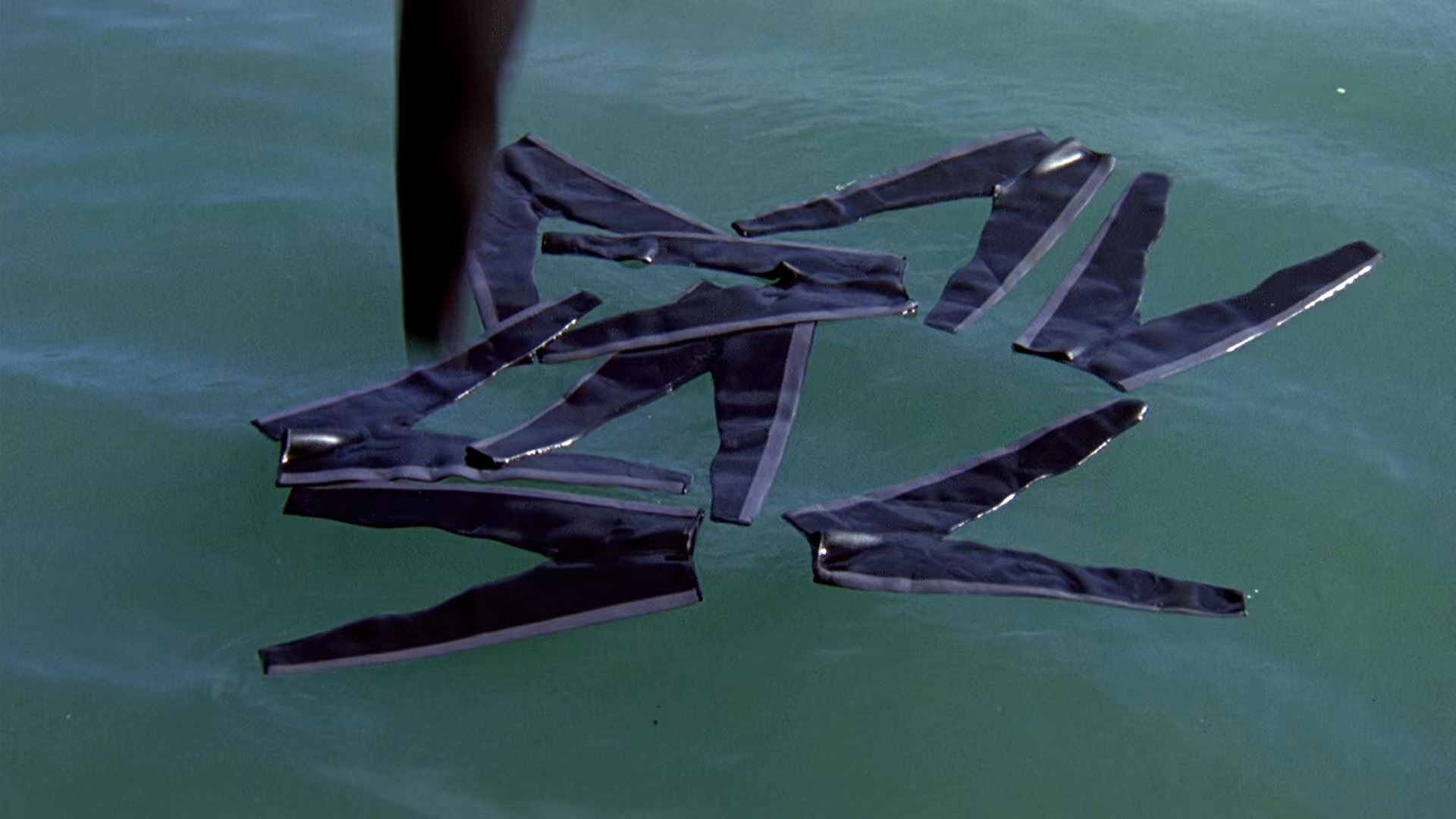 白头神探2：恐怖的气味.The.Naked.Gun.2.1.2.The.Smell.of.Fear.1991.2Audio.CN.mkv_2.jpg