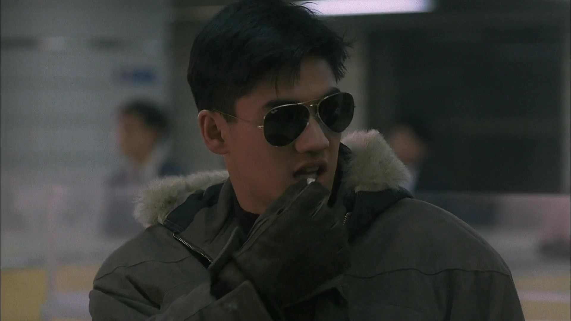 皇家师姐5：中间人.1990.CN.mkv_20250717_161510.673.jpg