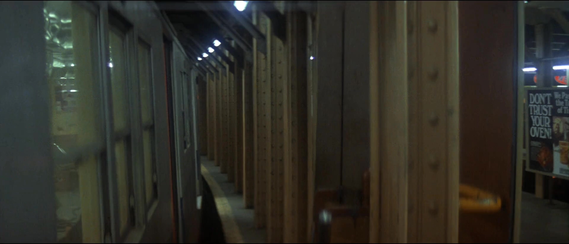剃刀边缘.Dressed.To.Kill.1980.CN.mkv_20250723_105939.916.jpg