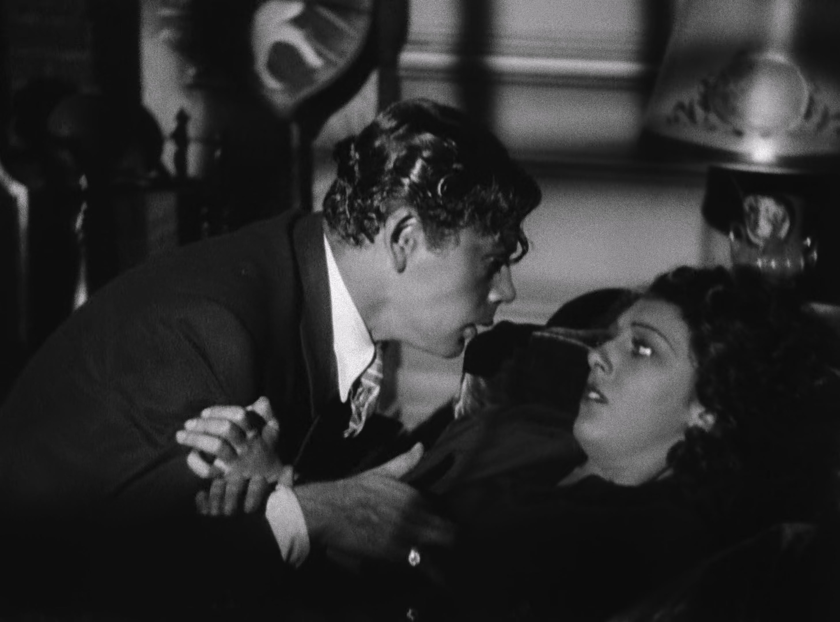 Scarface.1932.2160p.4K.BluRay.x265.10bit.AAC5.1-bylh.mkv_20250722_112102.161.jpg