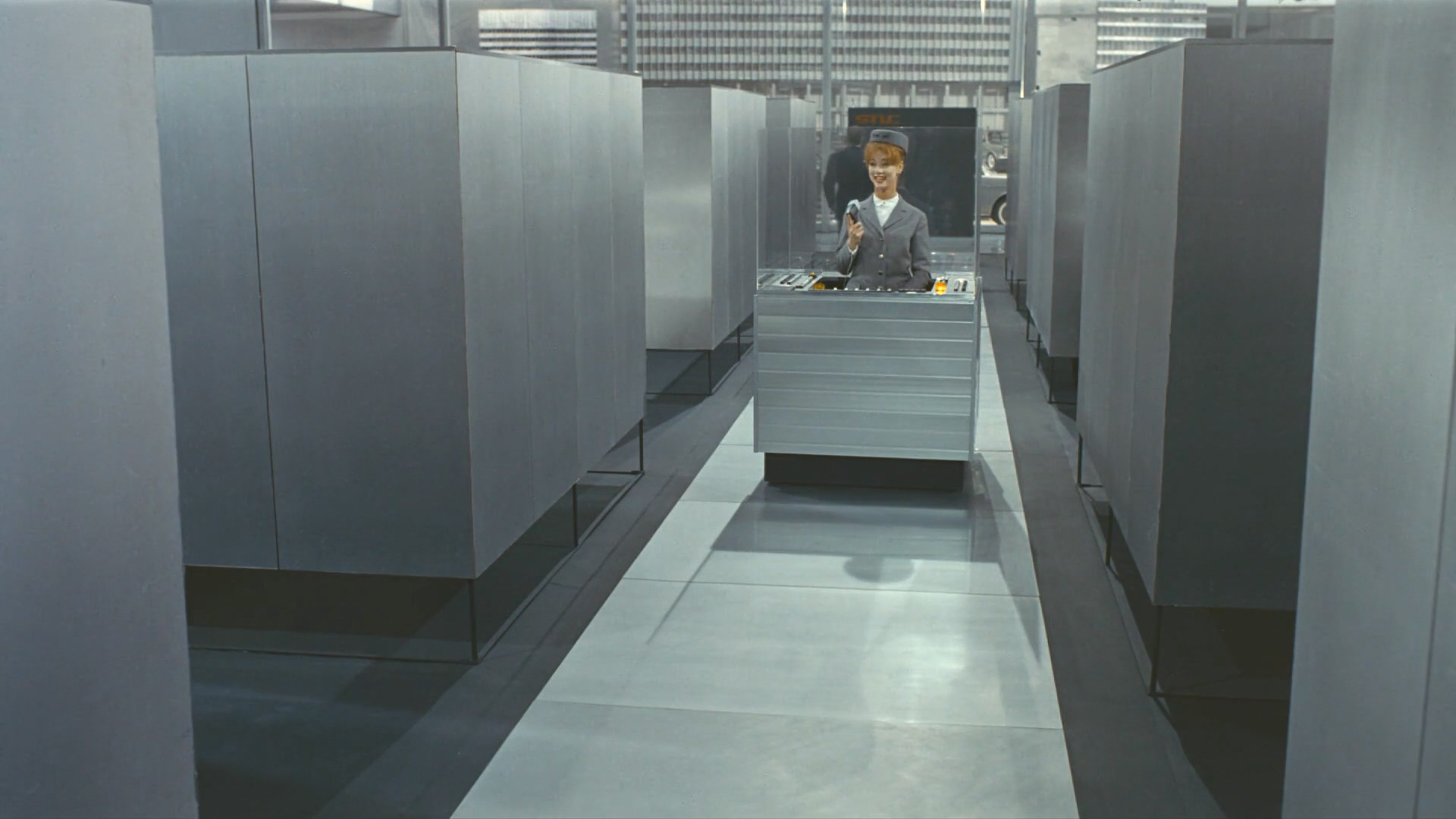 Playtime.1967.REMASTERED.1080p.BluRay.H264.AAC-RARBG-bylh.mkv_20250730_222438.948.jpg