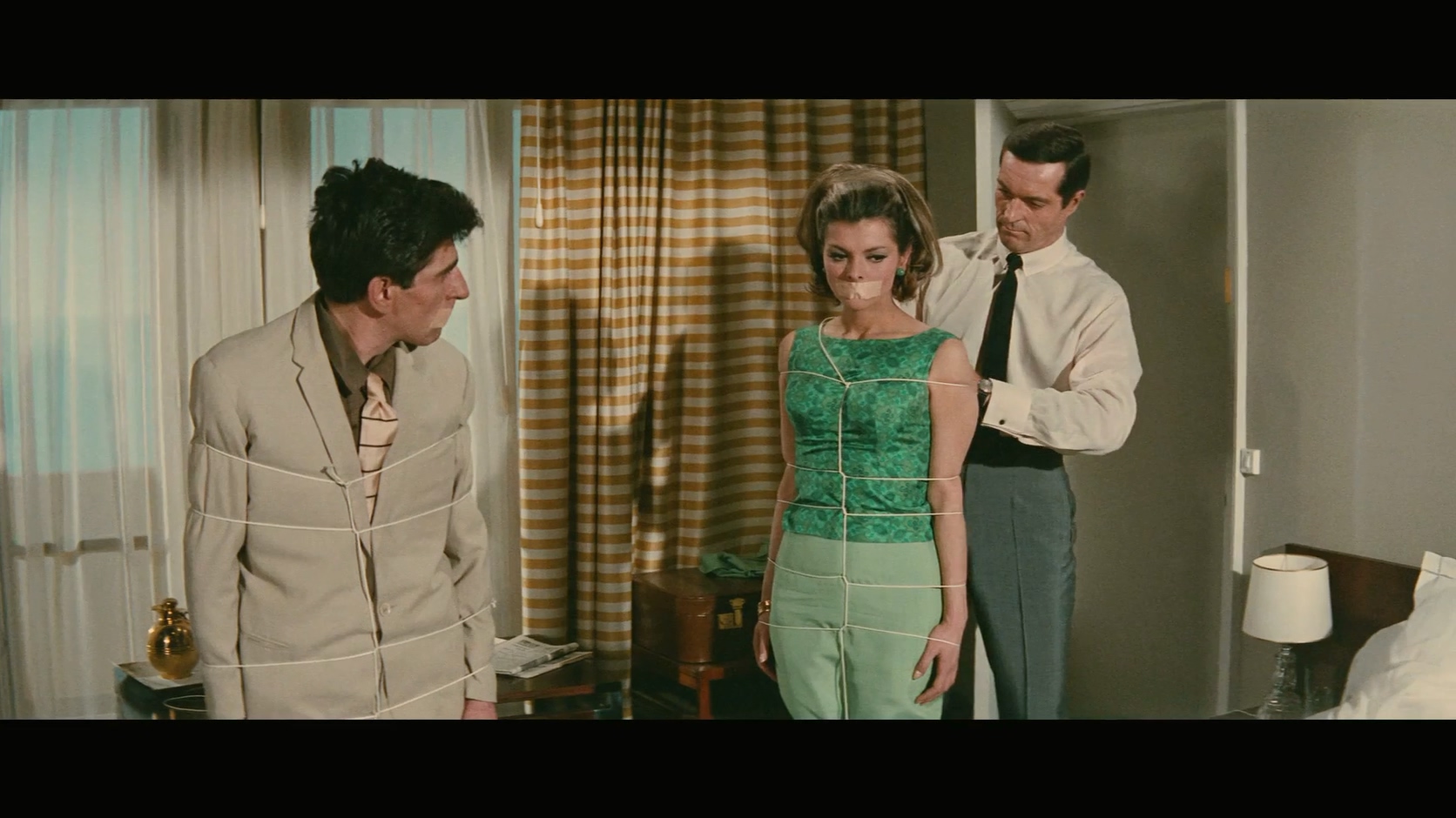 1965.OSS117之杀手任务(103分钟).1080P.法语中字.mkv_20250730_235333.842.jpg