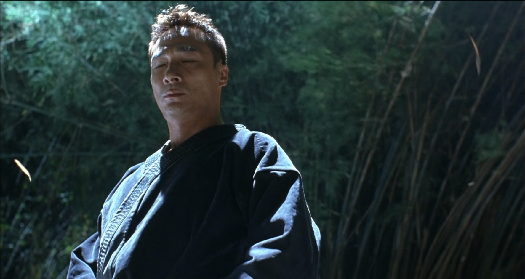 军鸡.Shamo.2007.CHINESE.1080p.BluRay.H264.AAC.2audio-VXT.mkv_20250801_105016.188.jpg