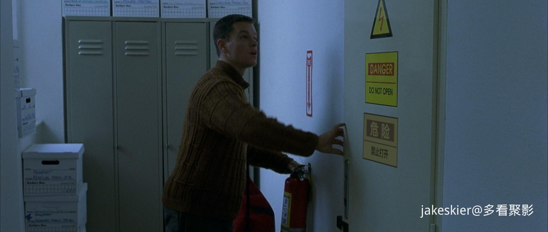 2002.谍影重重1(119分钟).1080P.长译上译六区台粤英导特效对应上字.mkv_20250827_001146.434.jpg