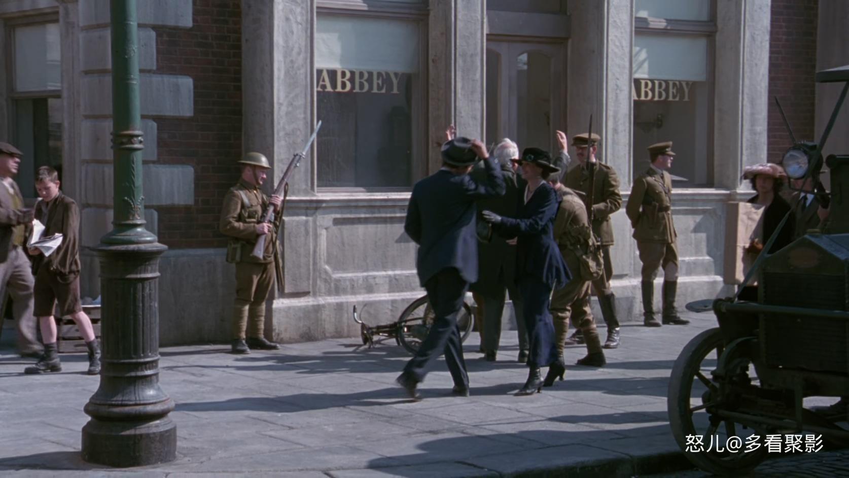 傲气盖天..Michael.Collins.1996.1080p.10bit.BluRay.6CH.x265.HEVC.2audio-PSA.mkv_2.jpg