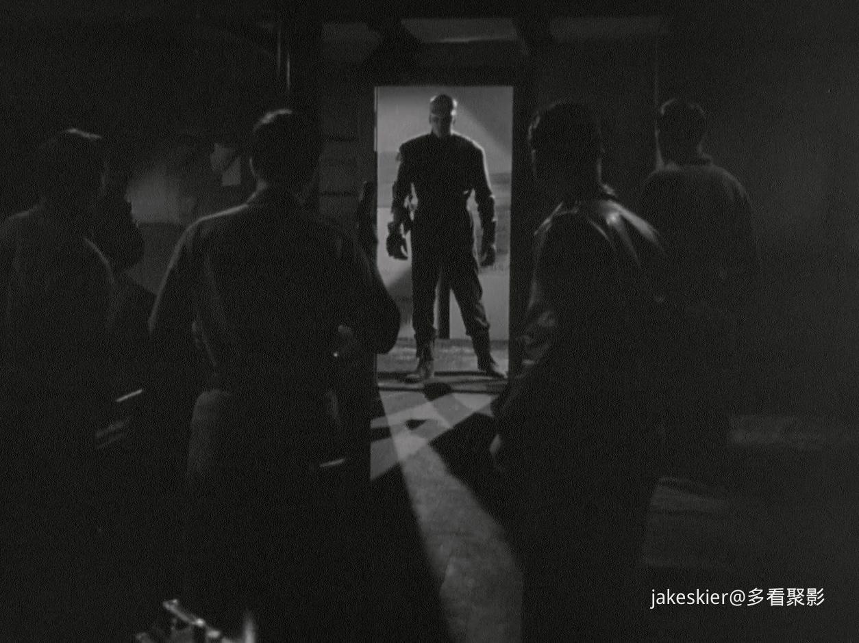 1951.怪人(80分钟).1080P.英语中字.mkv_20250915_004004.069.jpg