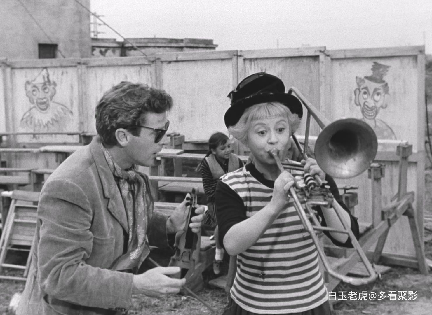 La.Strada.AKA.The.Road.1954.CC.1080p.BluRay.x265.10bit.FLAC.2Audio-SONYHD.mkv_20.jpg